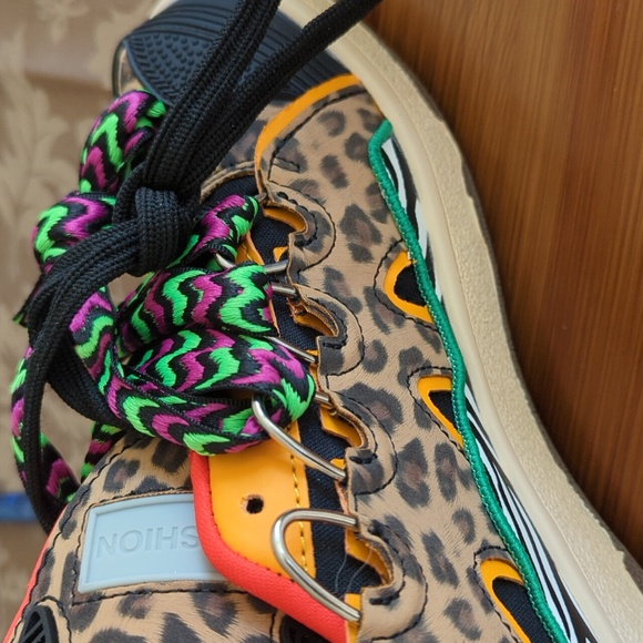 NEW shoes! Sz 7 - Picture 9 of 10